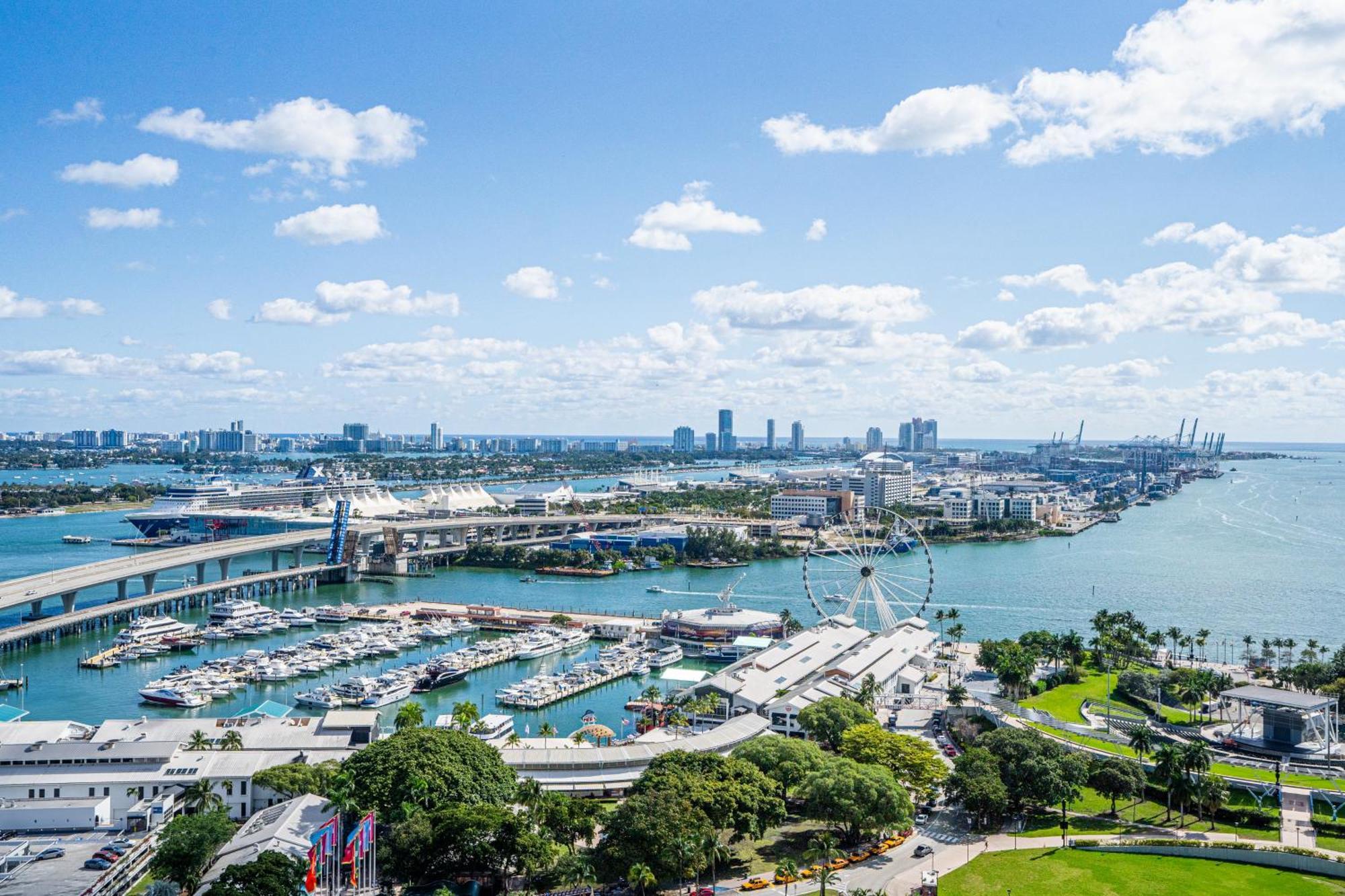 Devereaux Miami Luxury One-Bedroom And Studios 외부 사진