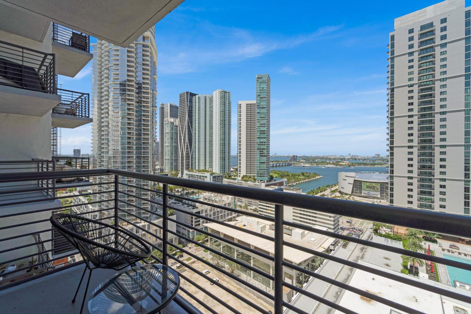 Devereaux Miami Luxury One-Bedroom And Studios 외부 사진